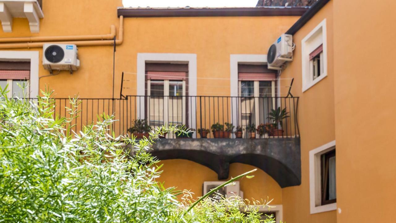 Etnart Gallery House Катания Экстерьер фото